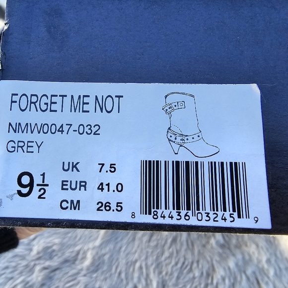 Naughty Monkey Forget Me Not 9.5 - Picture 5 of 6